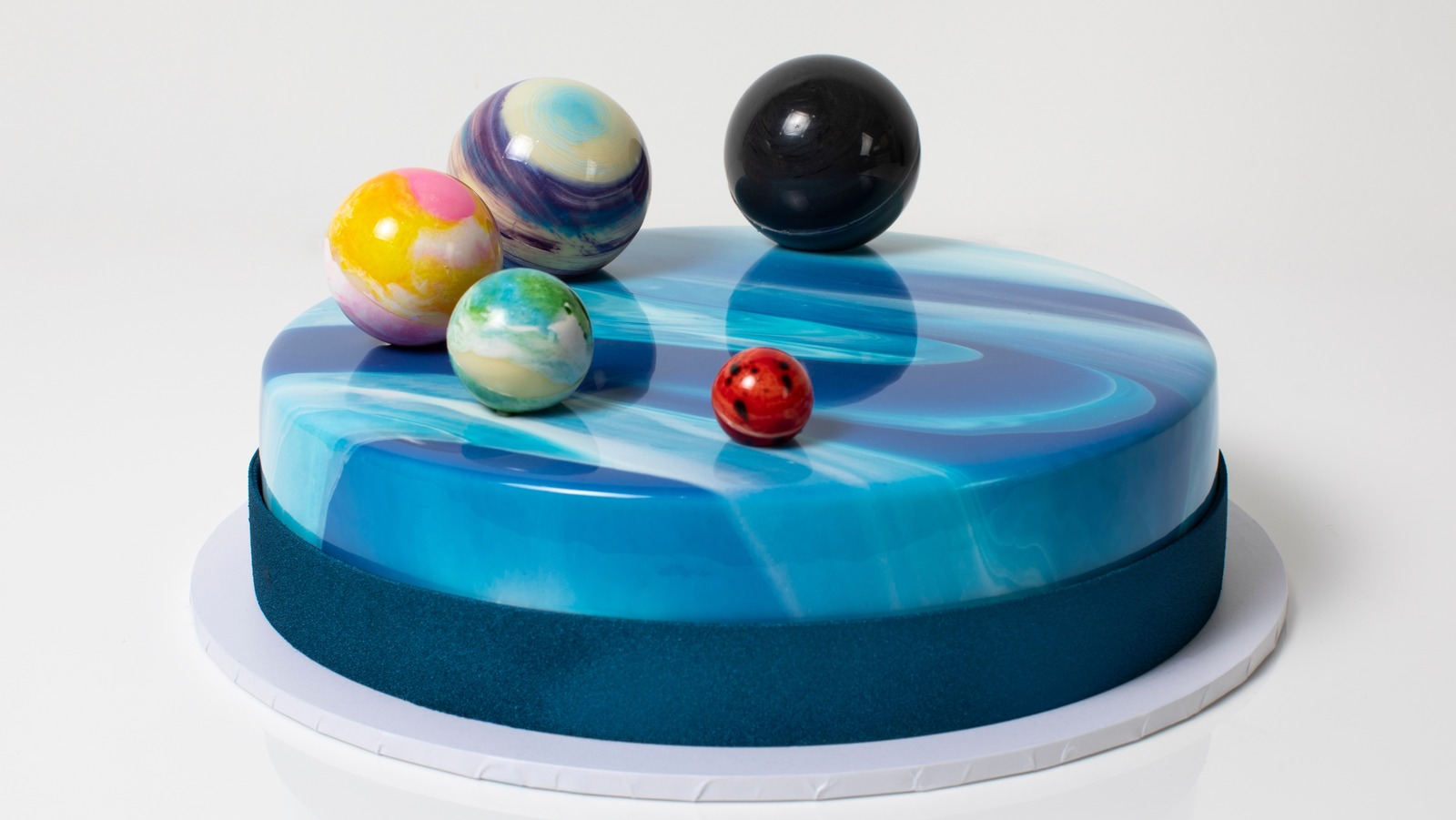Galaxy Cakes Are The OutOfThisWorld Dessert Your Next Dinner Party