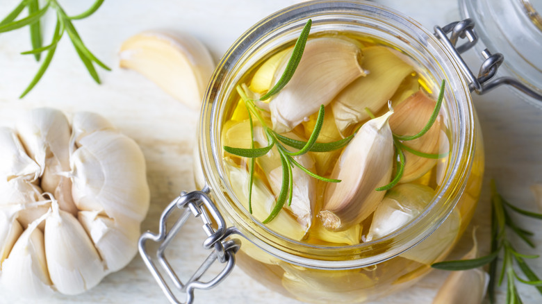 infusing oil with garlic cloves