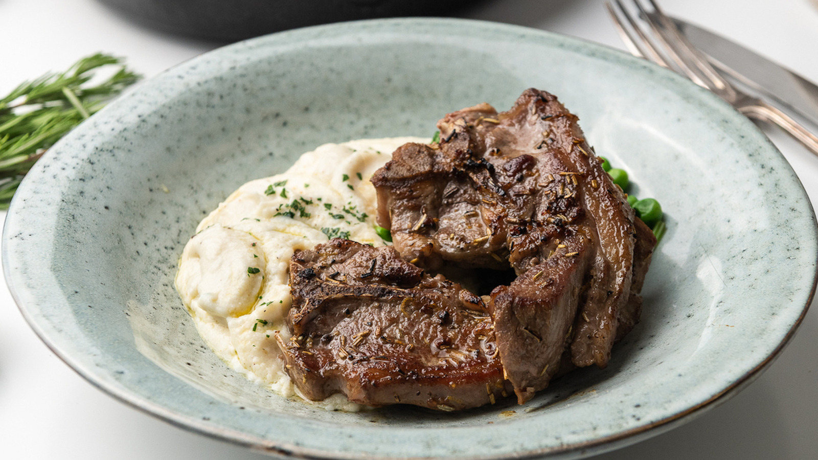 Garlicky PanSeared Lamb Chops Recipe