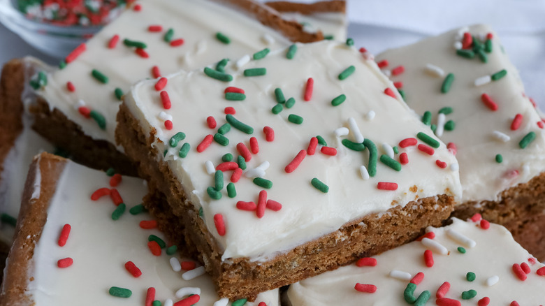 frosted gingerbread cookie bar