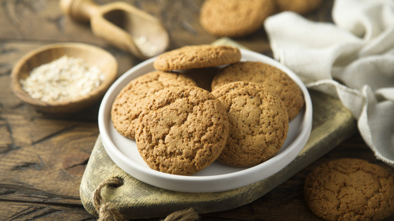 gingersnaps and crumbs