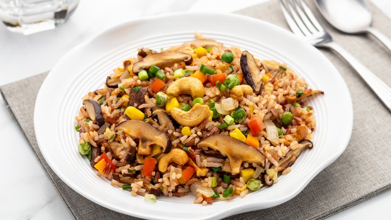 fried rice with cashews