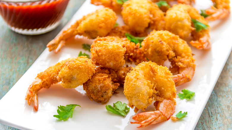Fried shrimp with herbs