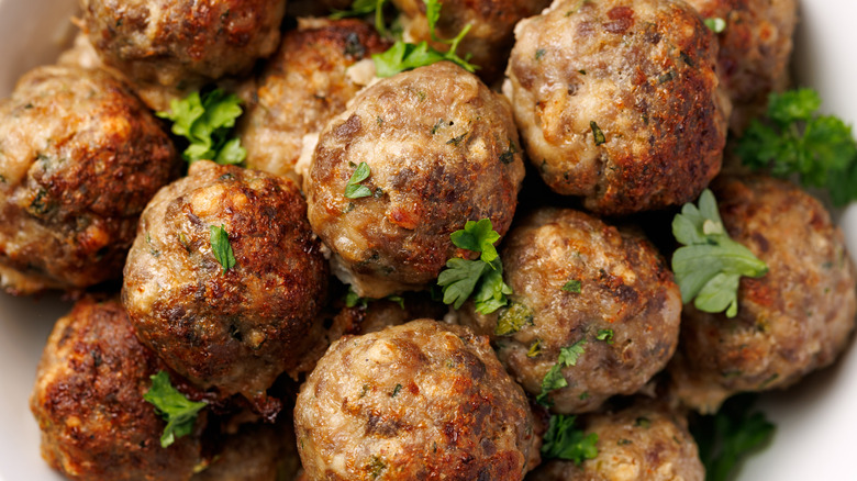 plate of meatballs