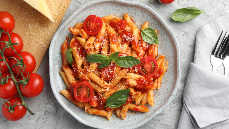 A plate of tomato sauce pasta