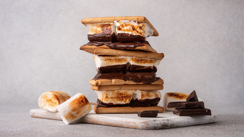 plate of s'mores