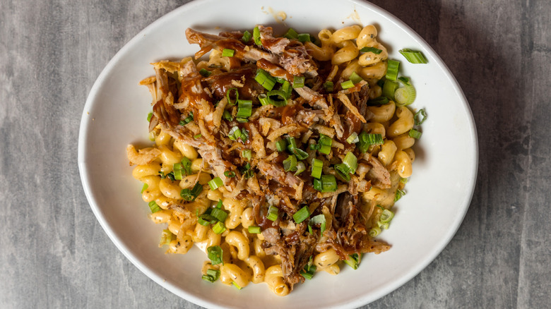 pulled pork mac and cheese