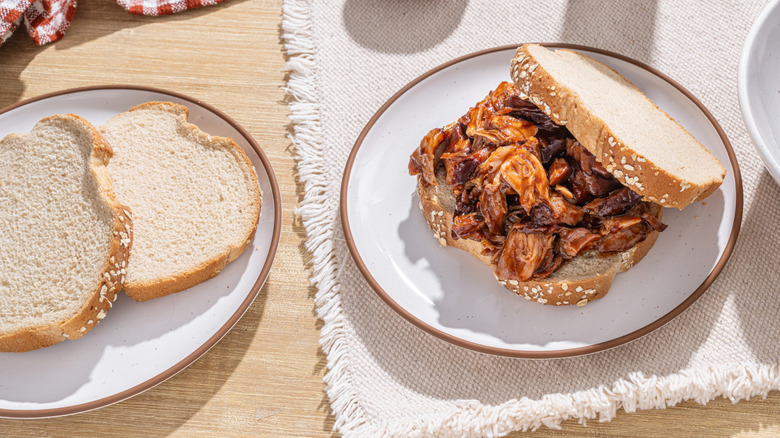 Pulled pork sandwich BBQ sauce