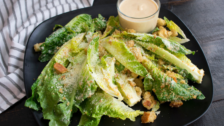 caesar salad with breadcrumbs