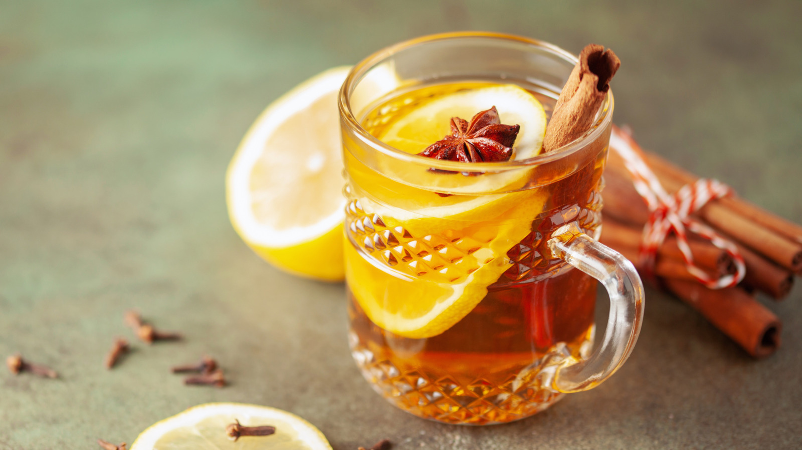 Give Your Hot Toddy A Spicy Twist With This Ingredient - Tasting Table