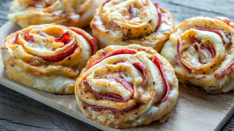 plate of pizza rolls