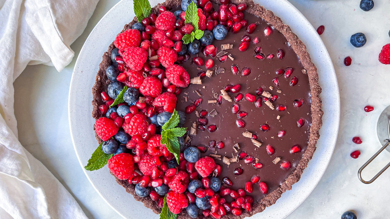 Chocolate tart with fruit