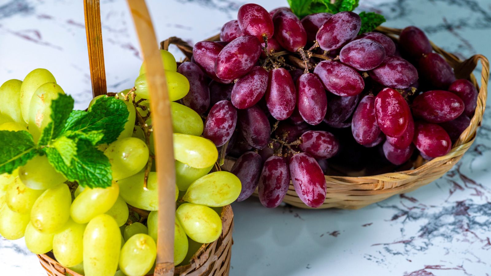 Green Vs Red Grapes: Which Variety Provides Better Nutritional Value? - Tasting Table