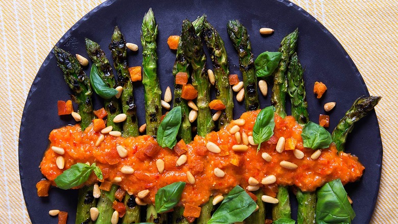 Asparagus with Romesco