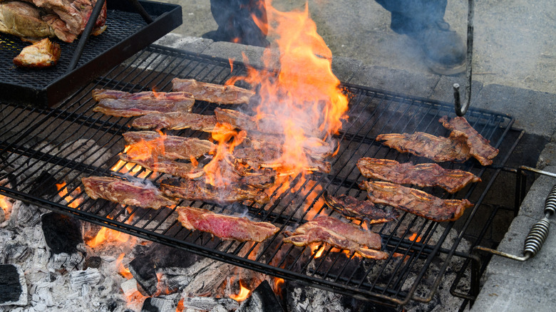 korean bbq galbi cooking on high flame