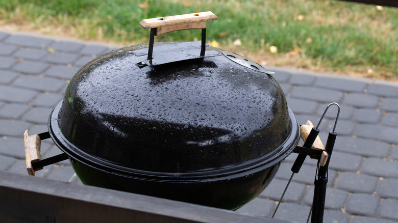 grill in the rain