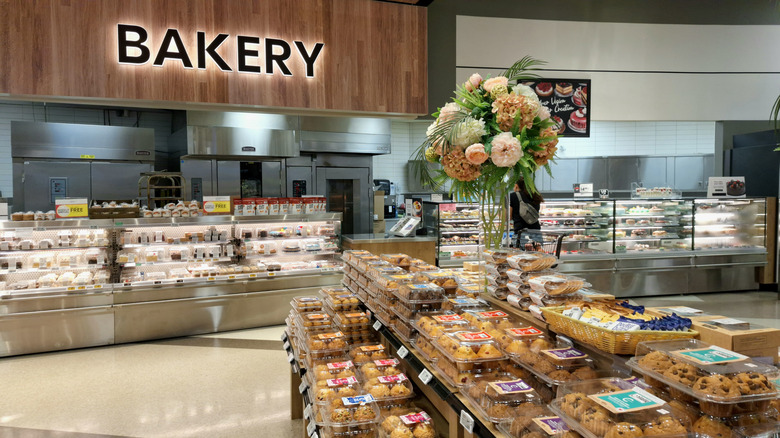 grocery store bakery with cookies