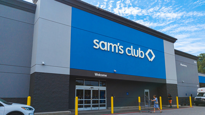 Sam's Club exterior