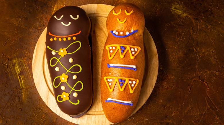 decorated guaguas de pan bread