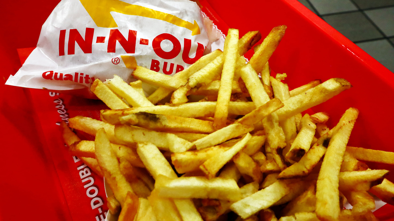 Here's Exactly How Many Ingredients Go Into In-N-Out's Famous Fries - Tasting Table