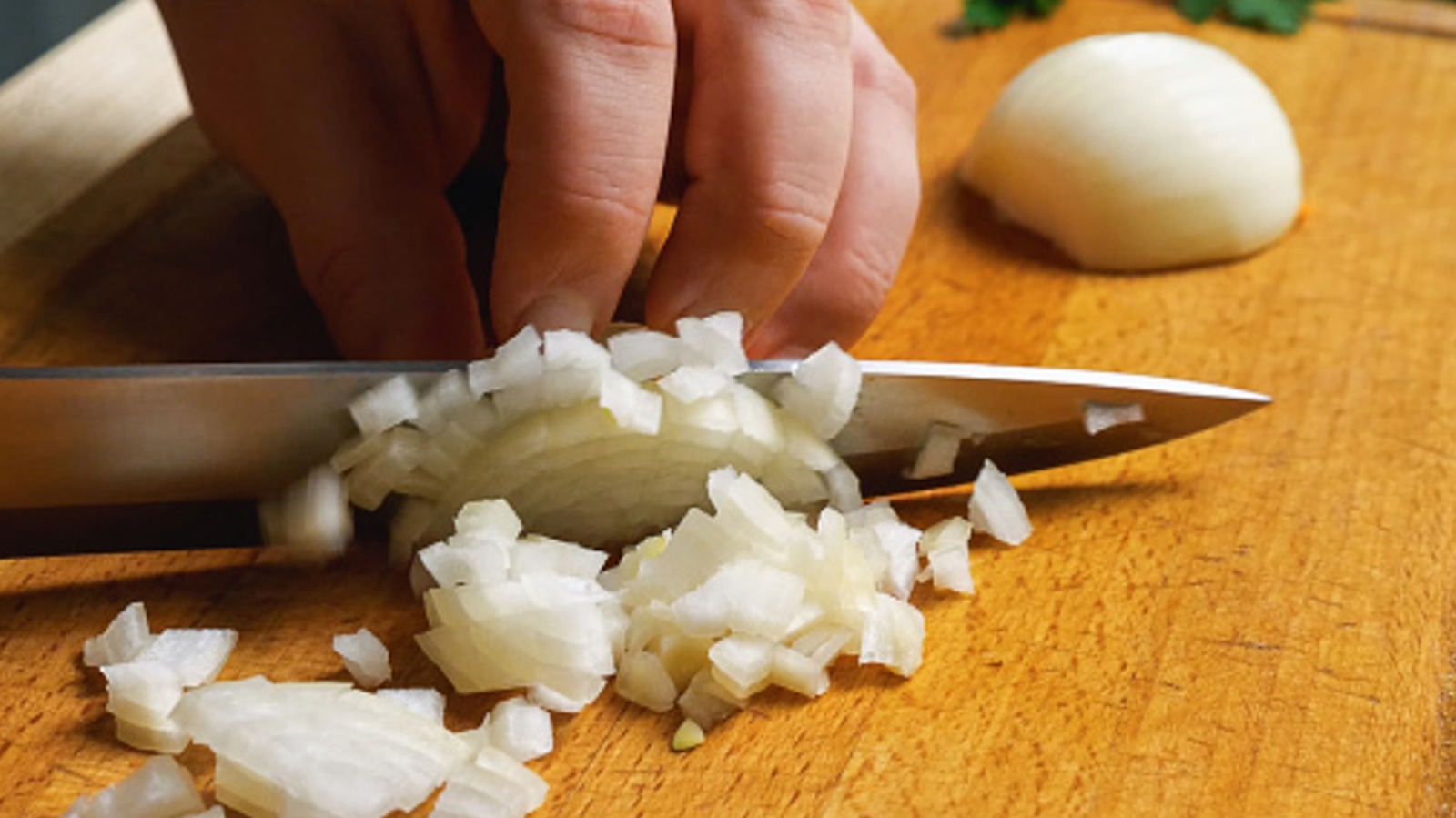 Here's Exactly How Many Onions You Need To Chop To Equal A Cup - Tasting Table