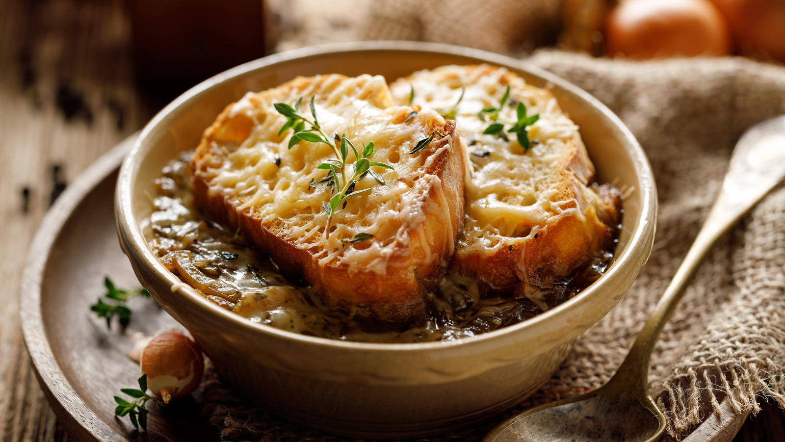 Here's How Many Onions You Actually Need For French Onion Soup