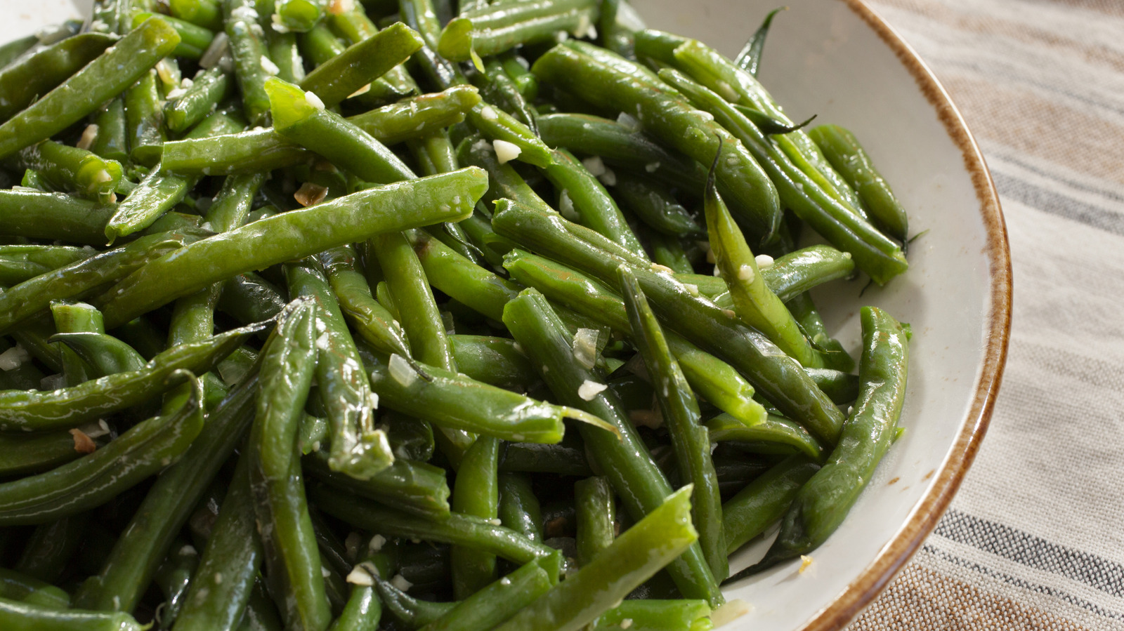 Here's How To Cook Green Beans Like They Do At Din Tai Fung (For A Fraction Of The Cost) - Tasting Table
