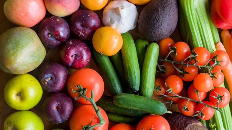 Apples tomatoes cucumber