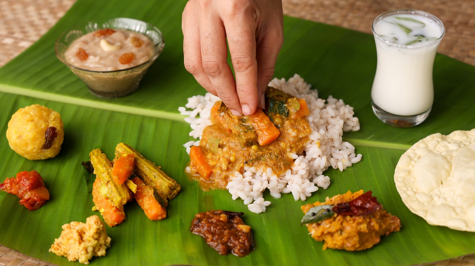 The Proper Etiquette To Eat Indian Food With Hands