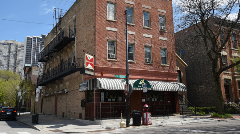 Twin Anchors Restaurant Tavern Chicago