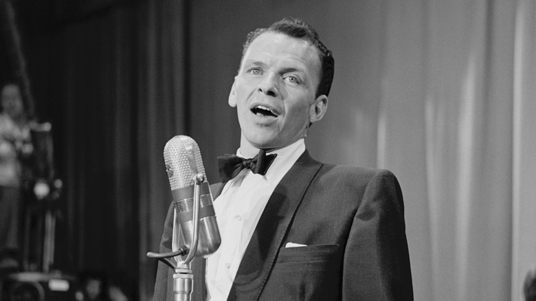Frank SInatra singing black white