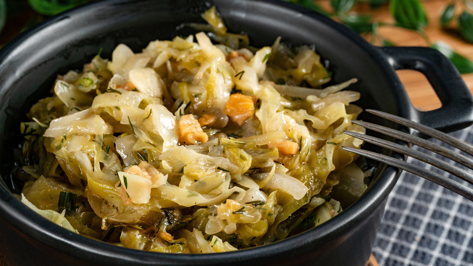 Here's What Happens When You Cook Cabbage In Your Instant Pot