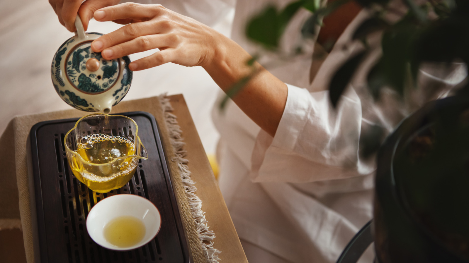 Here's Why Hojicha Tea Sometimes Tastes (And Smells) Fishy