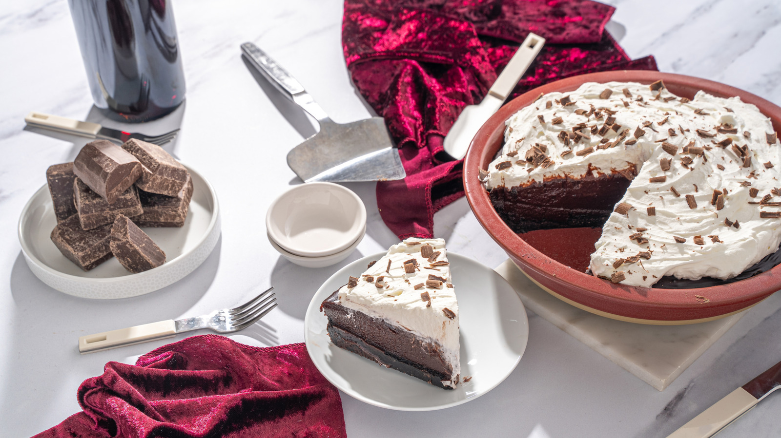 Hershey Chocolate Bars And Marshmallows Are The Start To The Easiest Crowd-Pleasing Pie