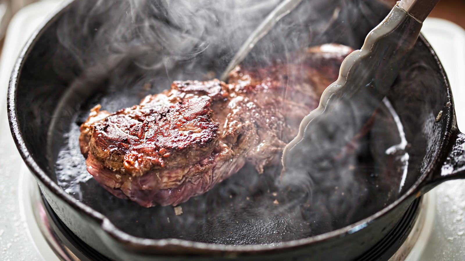 The Highest-Rated Cast Iron Skillet On Consumer Reports Isn't Lodge Or Smithey Ironware