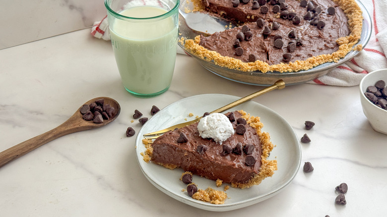 slice of pudding pie