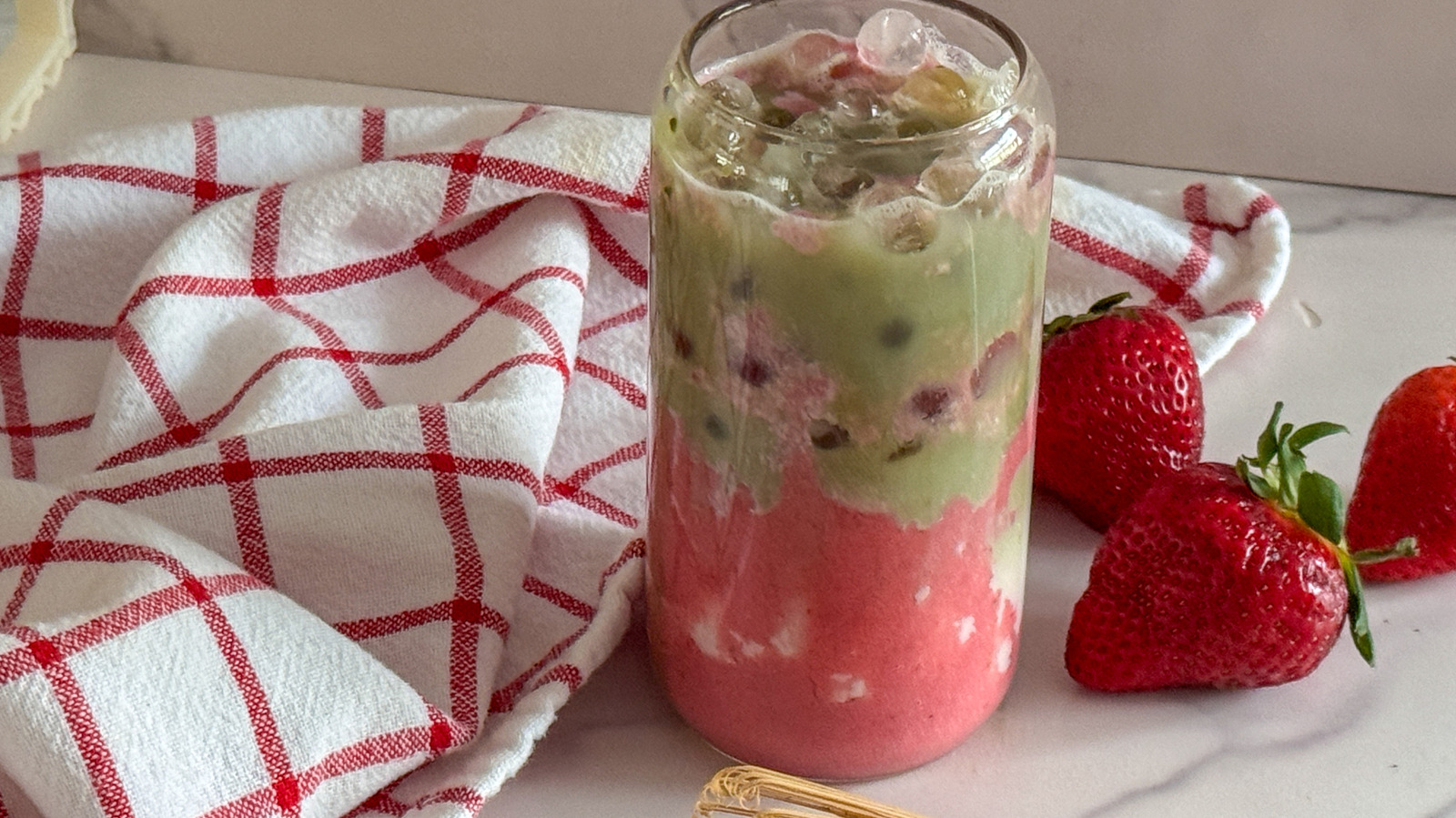 Homemade Iced Strawberry Matcha Latte Recipe