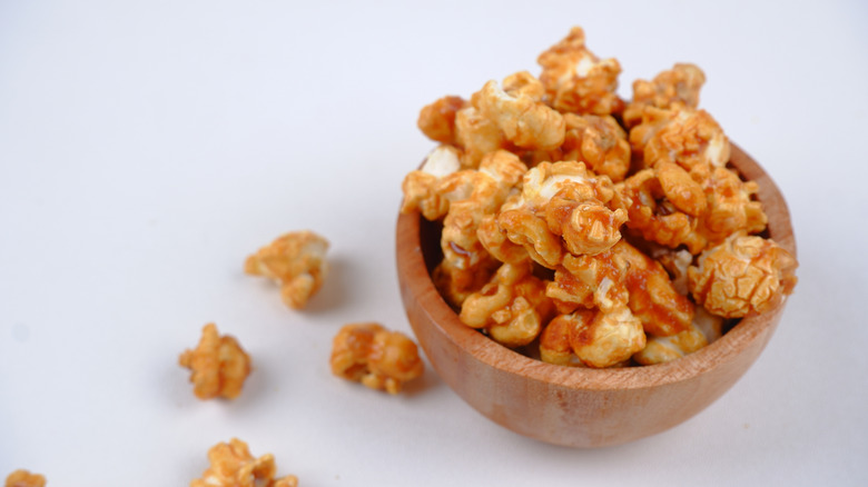 caramelized popcorn served in bowl