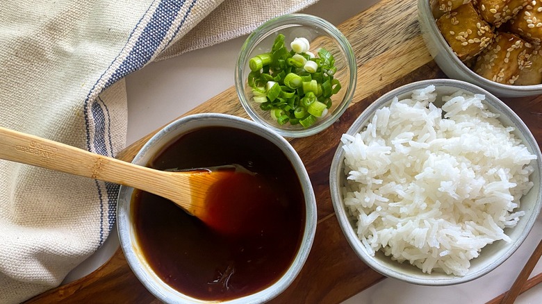 sauce with rice and scallions 