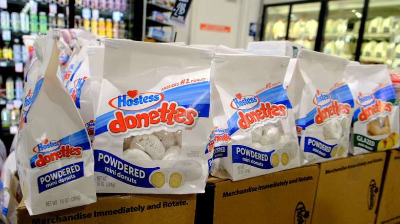 Bags of Hostess powdered Donettes