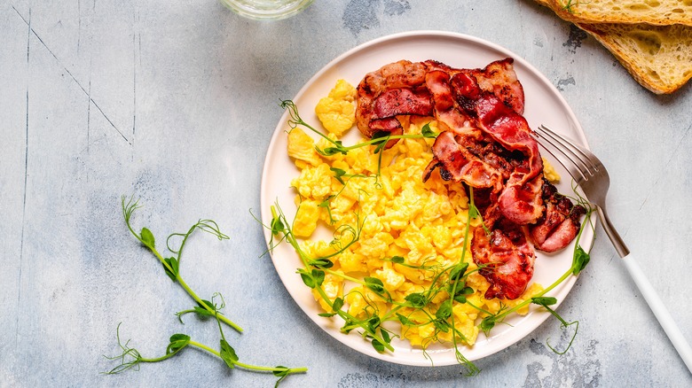 Scrambled eggs and bacon