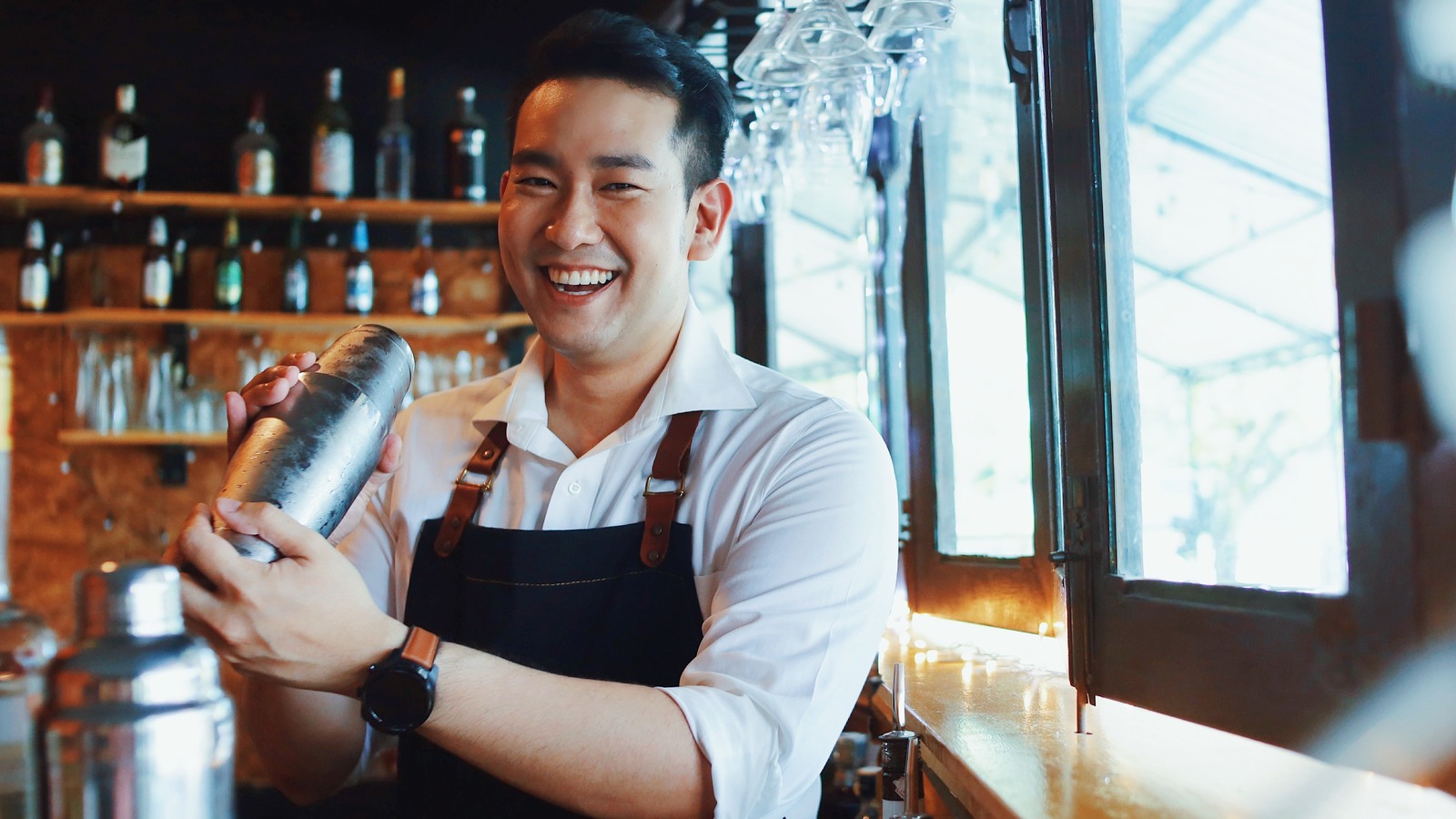 How Bartenders Are Able To Make Drinks So Fast