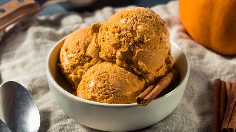pumpkin ice cream in bowl