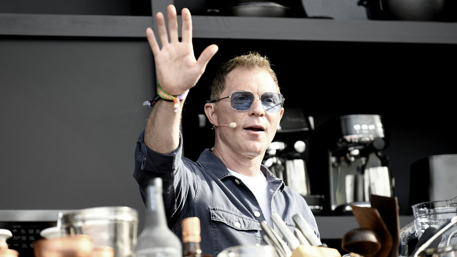 How Bobby Flay Keeps Grilled Fish Fresh And Flavorful - Tasting Table