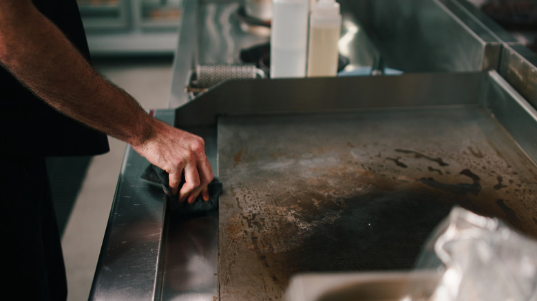 cleaning a griddle