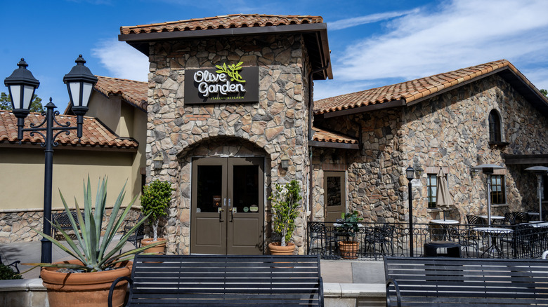 Olive Garden exterior on a warm day