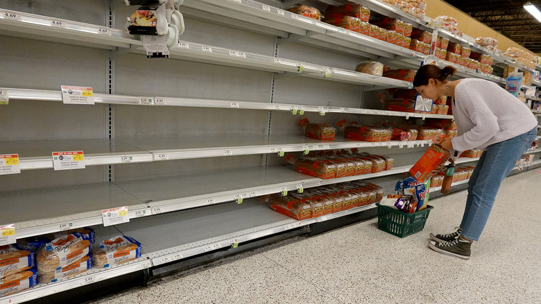 Florida grocery shelves are emptied before storm