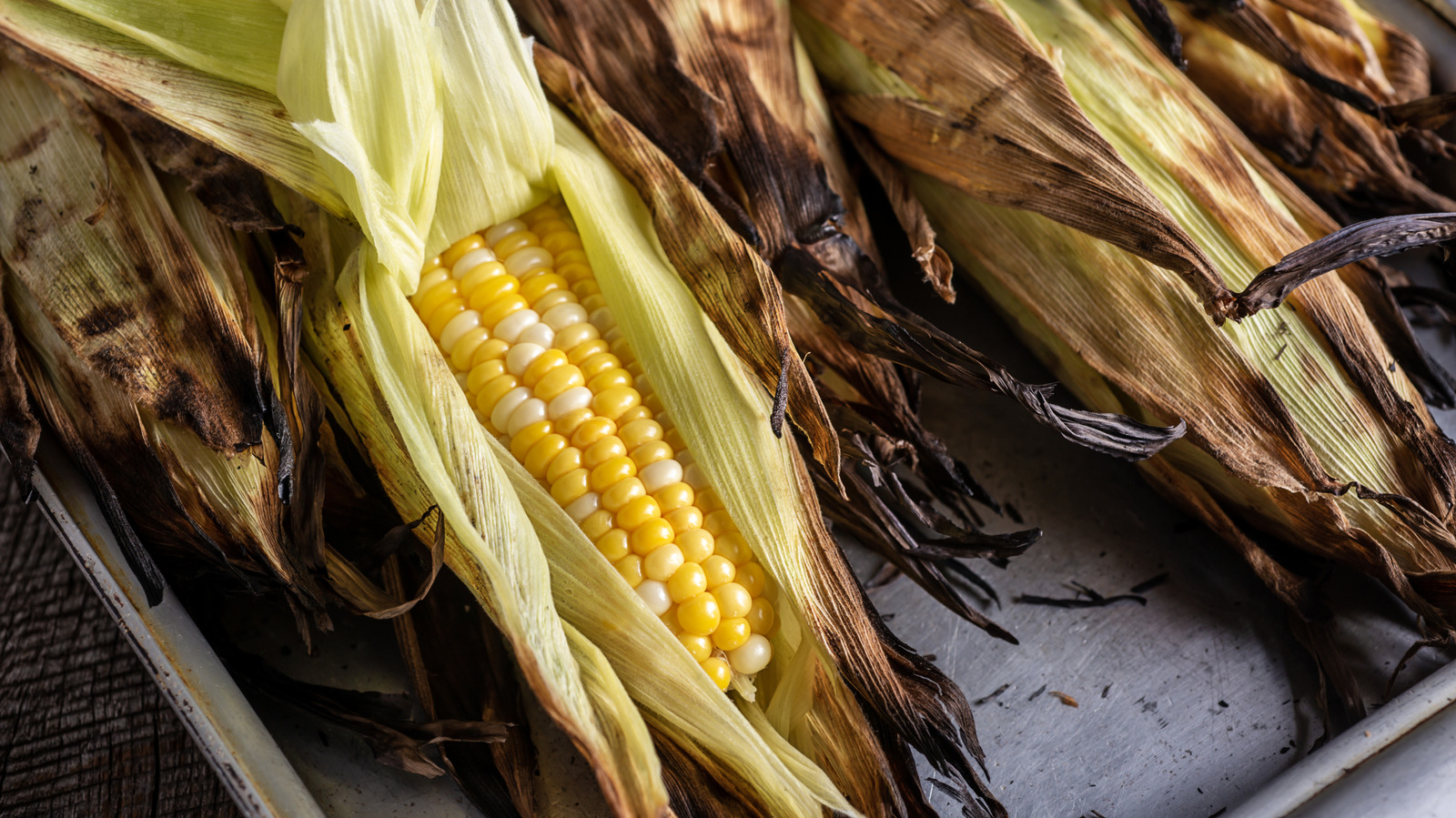 This Is The Best Way To Keep Corn On The Cob Warm, According To A Renowned Chef - Tasting Table
