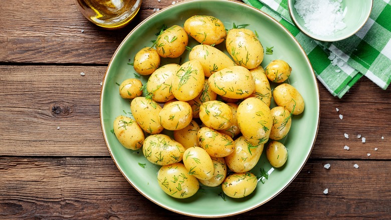 boiled new potatoes with fresh dill
