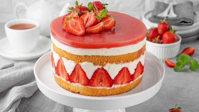 Strawberry cream cake